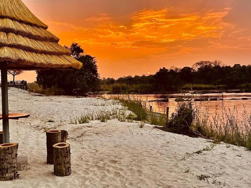 White Sands Lodge Divundu Eksteriør billede